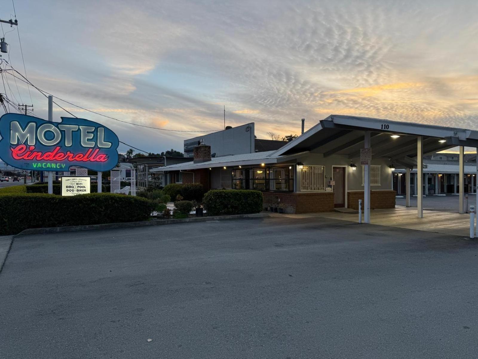 Cinderella Motel Hollister Exterior foto